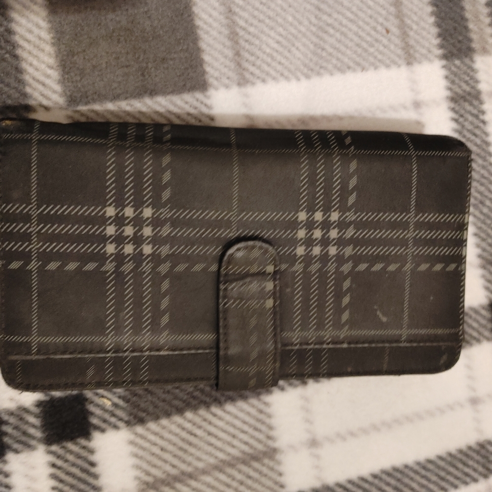 Wallet with extra storage